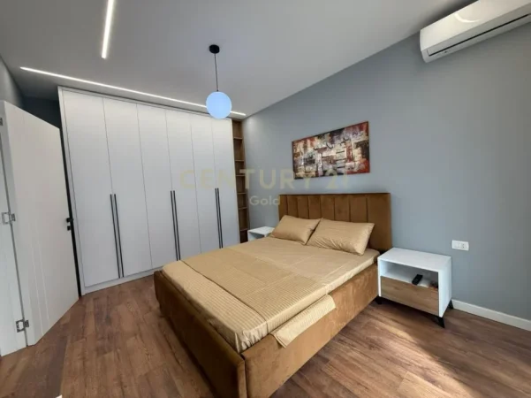 Tirane, jepet me qera apartament 1+1 Kati 5, 66 m² 700 € (fiori di bosco)