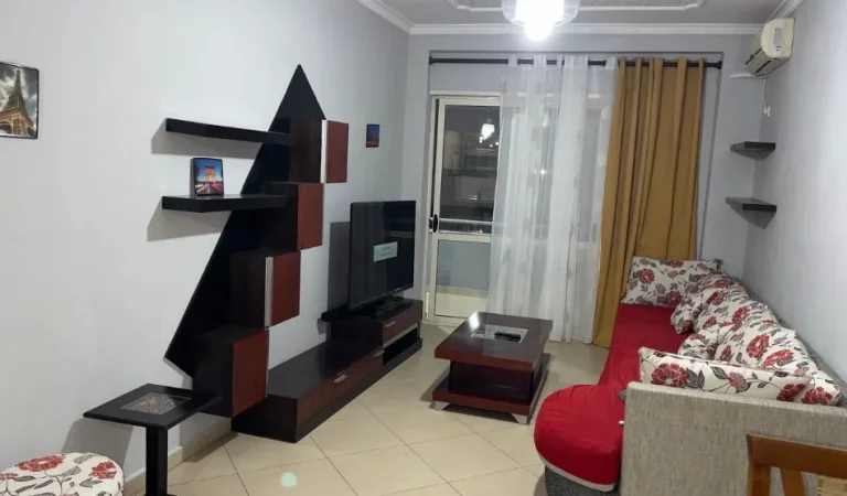 Tirane, jepet me qera apartament 2+1+Ballkon Kati 3, 95 m² 450 € (Astir)