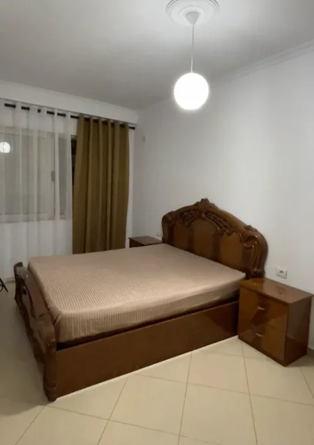 Tirane, jepet me qera apartament 2+1+Ballkon Kati 3, 95 m² 450 € (Astir)