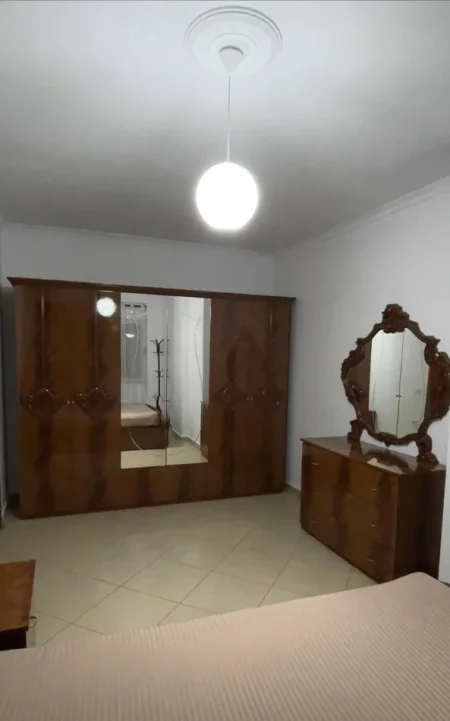 Tirane, jepet me qera apartament 2+1+Ballkon Kati 3, 95 m² 450 € (Astir)