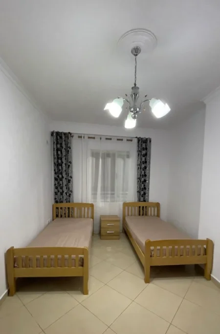 Tirane, jepet me qera apartament 2+1+Ballkon Kati 3, 95 m² 450 € (Astir)
