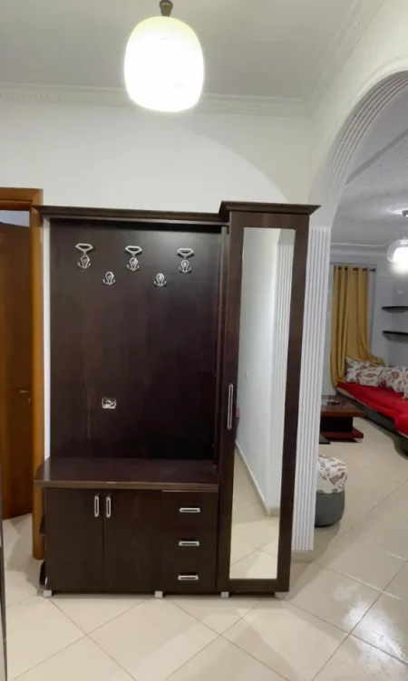 Tirane, jepet me qera apartament 2+1+Ballkon Kati 3, 95 m² 450 € (Astir)