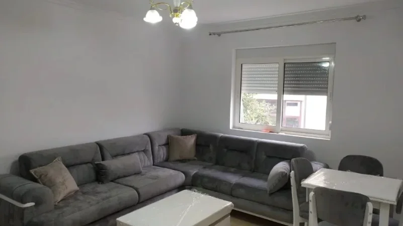 Tirane, jepet me qera apartament 1+1+Aneks+Ballkon Kati 3, 58 m² 500 € (xhamlliku , oxhaku)