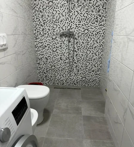 Tirane, jepet me qera apartament 1+1 Kati 2, 73 m² 650 € (Don Bosko)