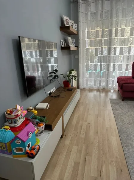 Tirane, jepet me qera apartament 1+1 Kati 2, 73 m² 650 € (Don Bosko)