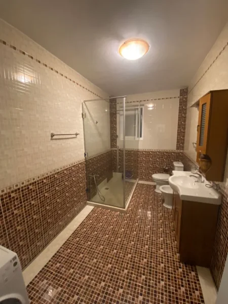 Tirane, jepet me qera apartament 1+1 Kati 6, 61 m² 600 € (Rruga e Elbasanit)