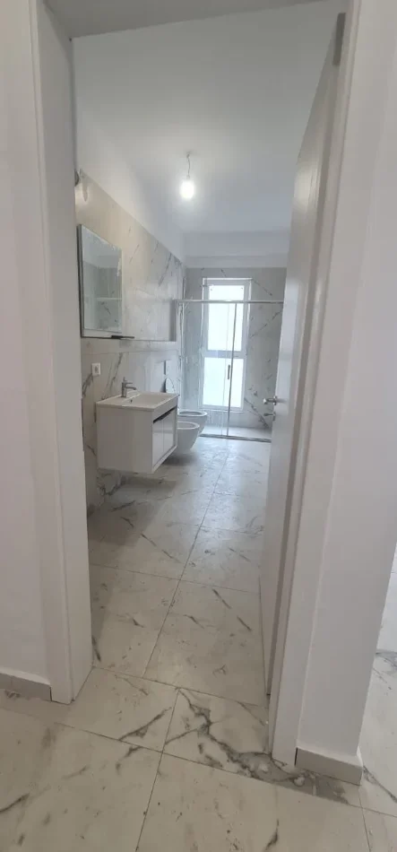 Tirane, jepet me qera zyre Kati 2, 79 m² 450 € 