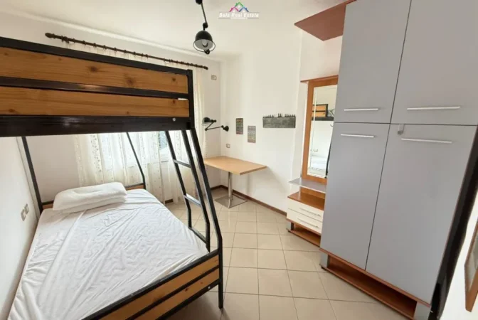 Tirane, jepet me qera apartament 2+1 Kati 3, 65 m² 575 € (RRuga e Dibres)