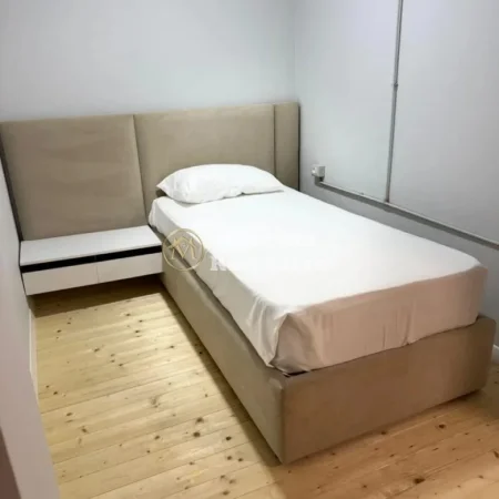 Tirane, jepet me qera apartament 1+1 Kati 1, 75 m² 750 € (Rruga e Durresit)