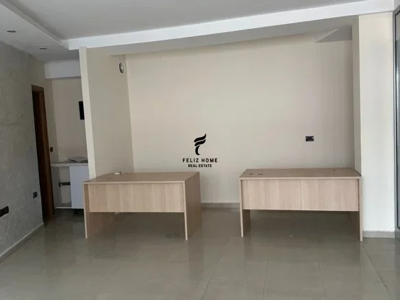 Tirane, jepet me qera zyre Kati 1, 50 m² 500 € (PAZARI I RI)