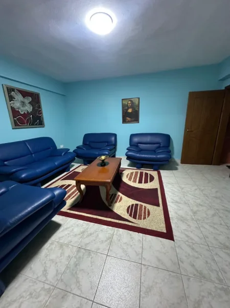 Tirane, jepet me qera apartament 2+1 Kati 1, 110 m² 500 € (Laprak)