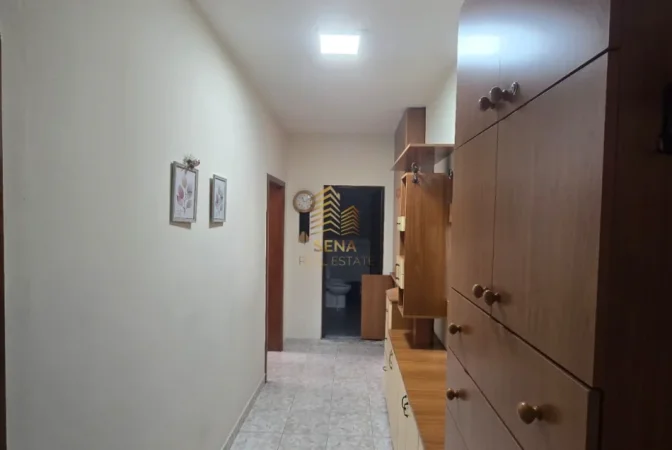 Tirane, jepet me qera apartament 1+1 Kati 3, 65 m² 400 € (Vasil Shanto)