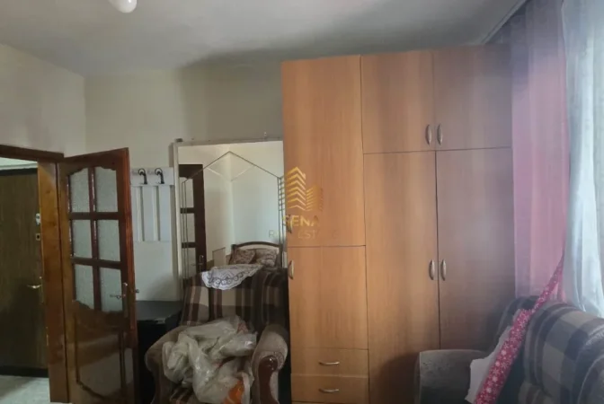Tirane, jepet me qera apartament 1+1 Kati 3, 65 m² 400 € (Vasil Shanto)