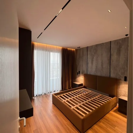 Tirane, jepet me qera apartament 1+1+Ballkon , 70 m² 700 € (Rruga Jordan Misja)