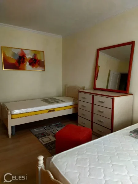 Tirane, jepet me qera apartament 1+1+Ballkon Kati 5, 60 m² 480 € (ALI DEMI)