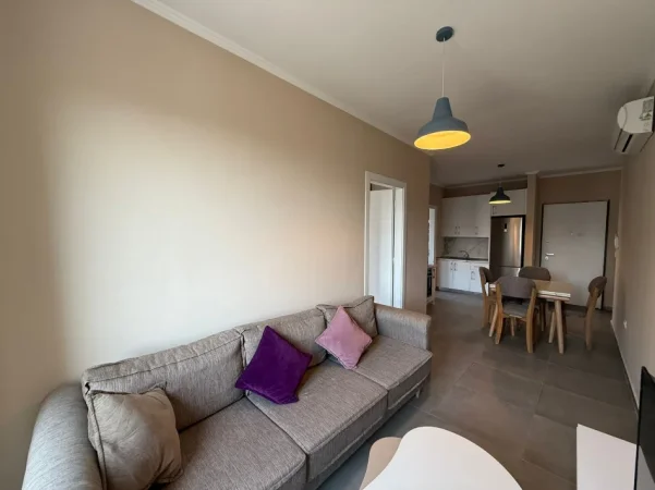 Tirane, jepet me qera apartament 1+1 Kati 3, 60 m² 450 € (rruga xhanfize keko)