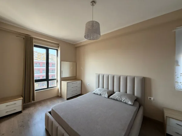 Tirane, jepet me qera apartament 1+1 Kati 3, 60 m² 450 € (rruga xhanfize keko)