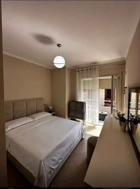 Durres, jepet me qera apartament 1+1 , 60 m² 350 € (shkembi i kavajes)