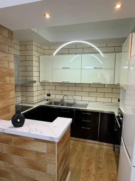 Tirane, shitet apartament 2+1 Kati 6, 102 m² 166.000 € (Rruga Mikel Maruli)
