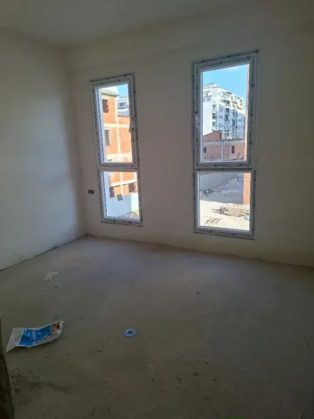Tirane, shitet apartament 1+1 Kati 7, 67 m² 104.000 € (KOMPLEKSI AOS)