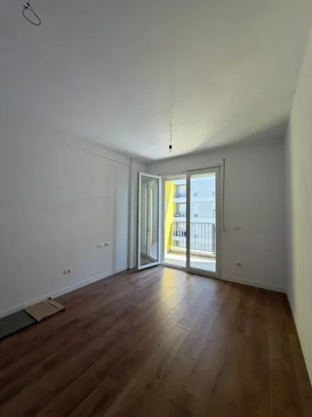 Tirane, jepet me qera apartament 1+1 Kati 5, 53 m² 250 € (Univers City)