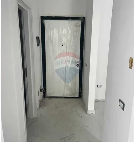 Tirane, shitet apartament 1+1 , 52 m² 72.500 € (Univers City, Tiranë ID: 530261060-2012)