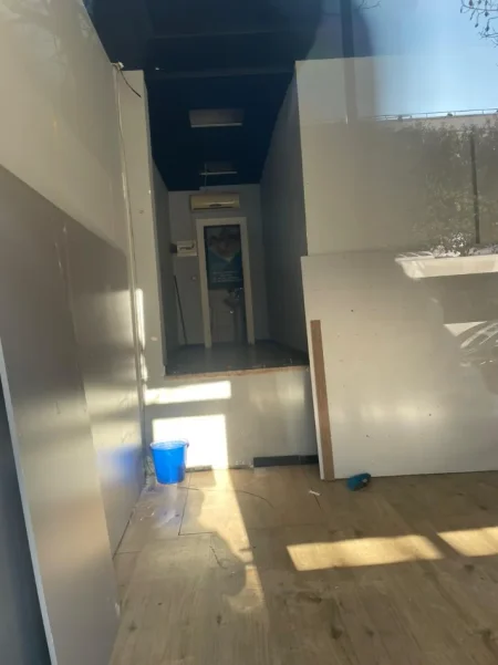 Tirane, jepet me qera dyqan Kati 0, 45 m² 1.800 € (BULEVARDI ZOGU 1)