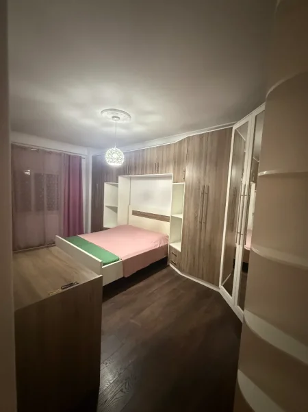 Tirane, jepet me qera apartament 2+1+Ballkon Kati 2, 100 m² 550 € (Don Bosko)