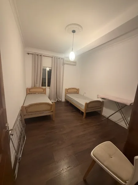 Tirane, jepet me qera apartament 2+1+Ballkon Kati 2, 100 m² 550 € (Don Bosko)
