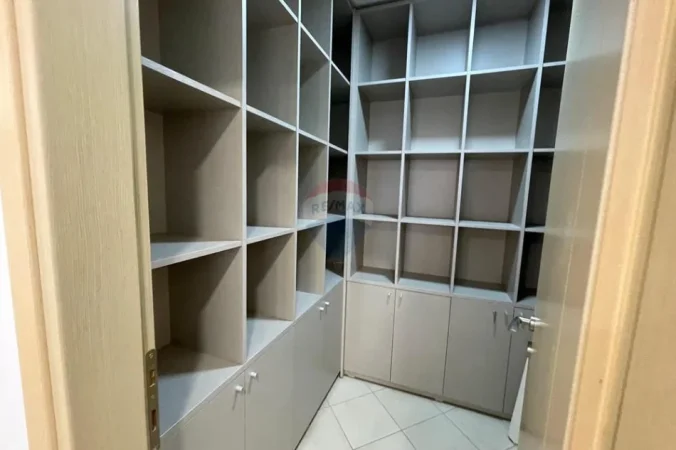 Tirane, jepet me qera , 180 m² 2.500 € (Delijorgj)