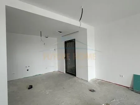 Tirane, jepet me qera apartament 3+1 Kati 15, 140 m² 5.126 € (VERTIKAL)