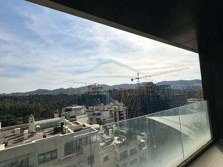 Tirane, jepet me qera apartament 3+1 Kati 15, 140 m² 5.126 € (VERTIKAL)