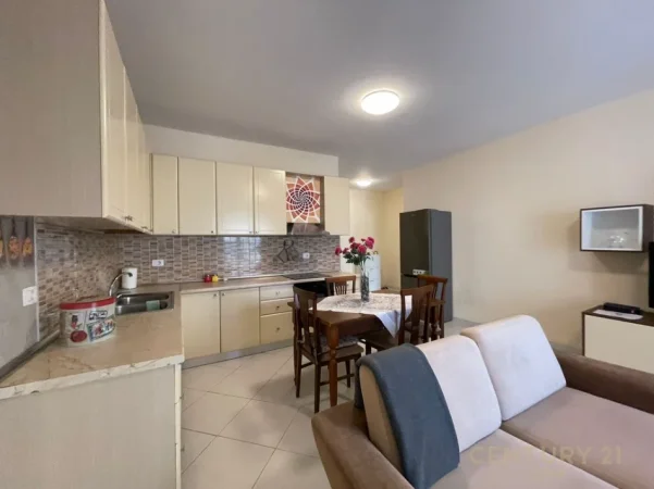 Tirane, jepet me qera apartament 1+1 Kati 3, 75 m² 600 € (kopshti botanik)