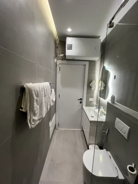 Durres, jepet me qera nga Pronari, pa-komision garsonier 1+1 Kati 5, 35 m² 50 € (Golem prane Miami Beach 2)