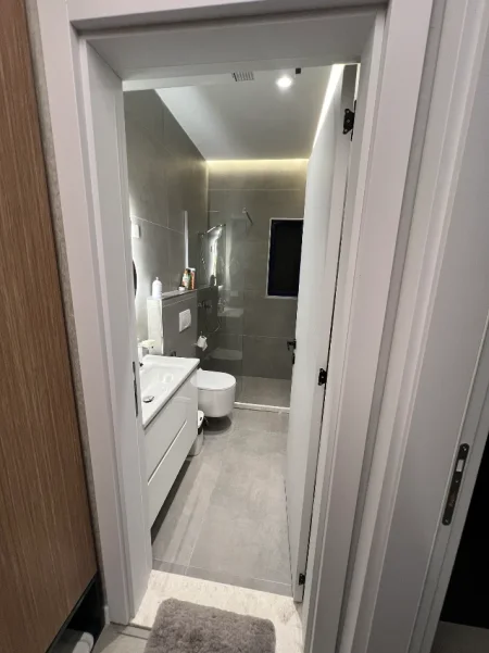 Durres, jepet me qera nga Pronari, pa-komision garsonier 1+1 Kati 5, 35 m² 50 € (Golem prane Miami Beach 2)