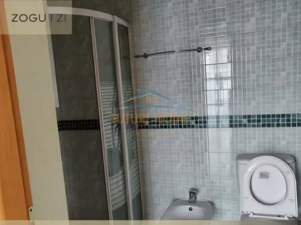 Tirane, jepet me qera ambjent biznesi Kati 3, 84 m² 800 € (zogu i zi)