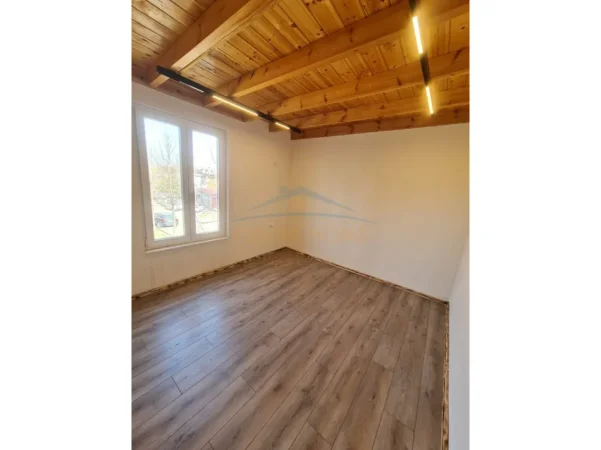 Tirane, jepet me qera ambjent biznesi Kati 0, 1.000 € (kombinat)