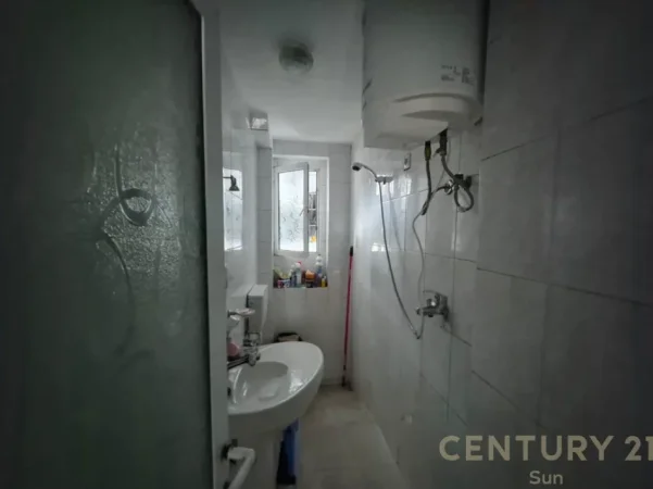 Tirane, shitet apartament 1+1 Kati 2, 46 m² 130.000 € (rruga e kavajes)