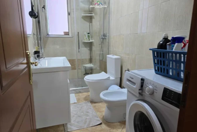 Tirane, jepet me qera apartament 1+1 Kati 2, 65 m² 650 € (siri kodra)