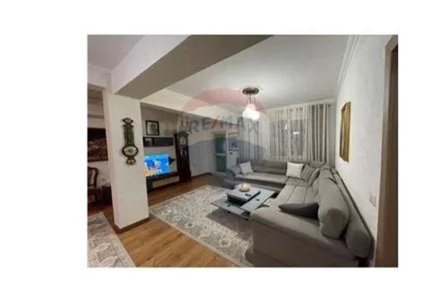 shitet 2+1 , 106 m² 140.000 € (Shkolla e Bashkuar)