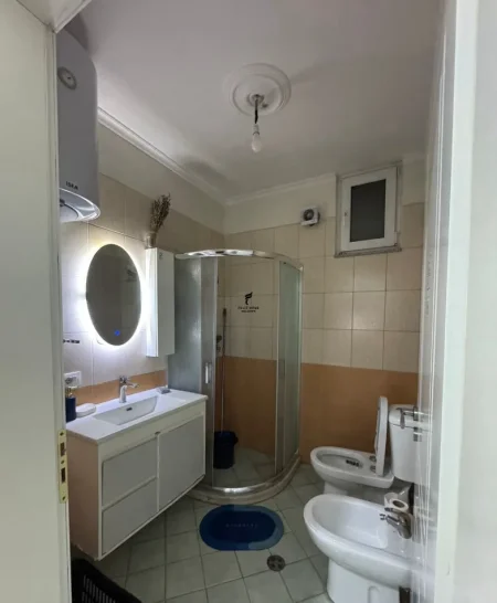 Tirane, jepet me qera apartament 1+1 Kati 4, 70 m² 450 € (ASTIR)