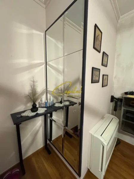 Tirane, jepet me qera apartament 1+1 Kati 6, 63 m² 800 € (LIQENI ARTIFICIAL)