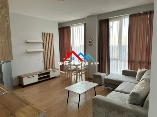 Tirane, jepet me qera apartament 1+1+Ballkon Kati 8, 75 m² 520 € (RRUGA RIZA CEROVA,SELVIA)