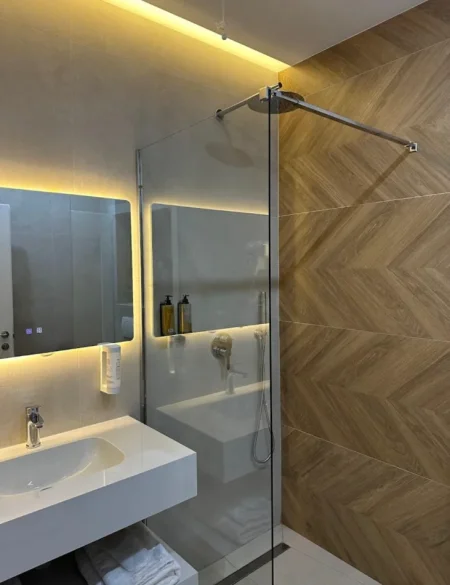 Tirane, shitet hotel Kati 4, 400 m² 725.000 € (Rruga e Elbasanit)