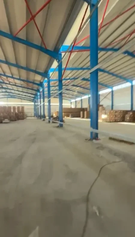 Tirane, jepet me qera magazine , 2.000 m² 4.000 € (prane dekoll)