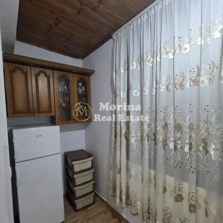 Tirane, jepet me qera apartament 1+1 Kati 3, 75 m² 400 € (Varri i Bamit)