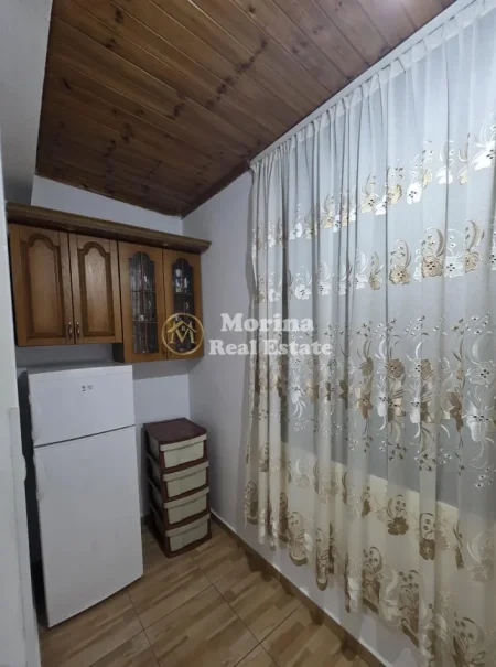 Tirane, jepet me qera apartament 1+1 Kati 3, 75 m² 400 € (Varri i Bamit)