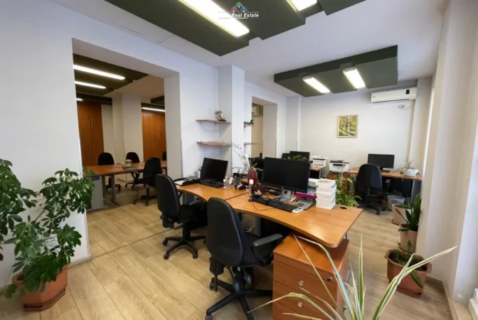 Tirane, jepet me qera zyre Kati 3, 120 m² 1.680 € (Qender)