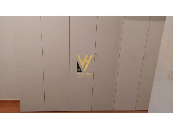 Tirane, jepet me qera apartament 2+1+Ballkon Kati 8, 95 m² 470 € (ASTIR)