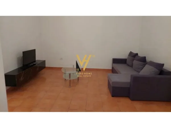 Tirane, jepet me qera apartament 2+1+Ballkon Kati 8, 95 m² 470 € (ASTIR)